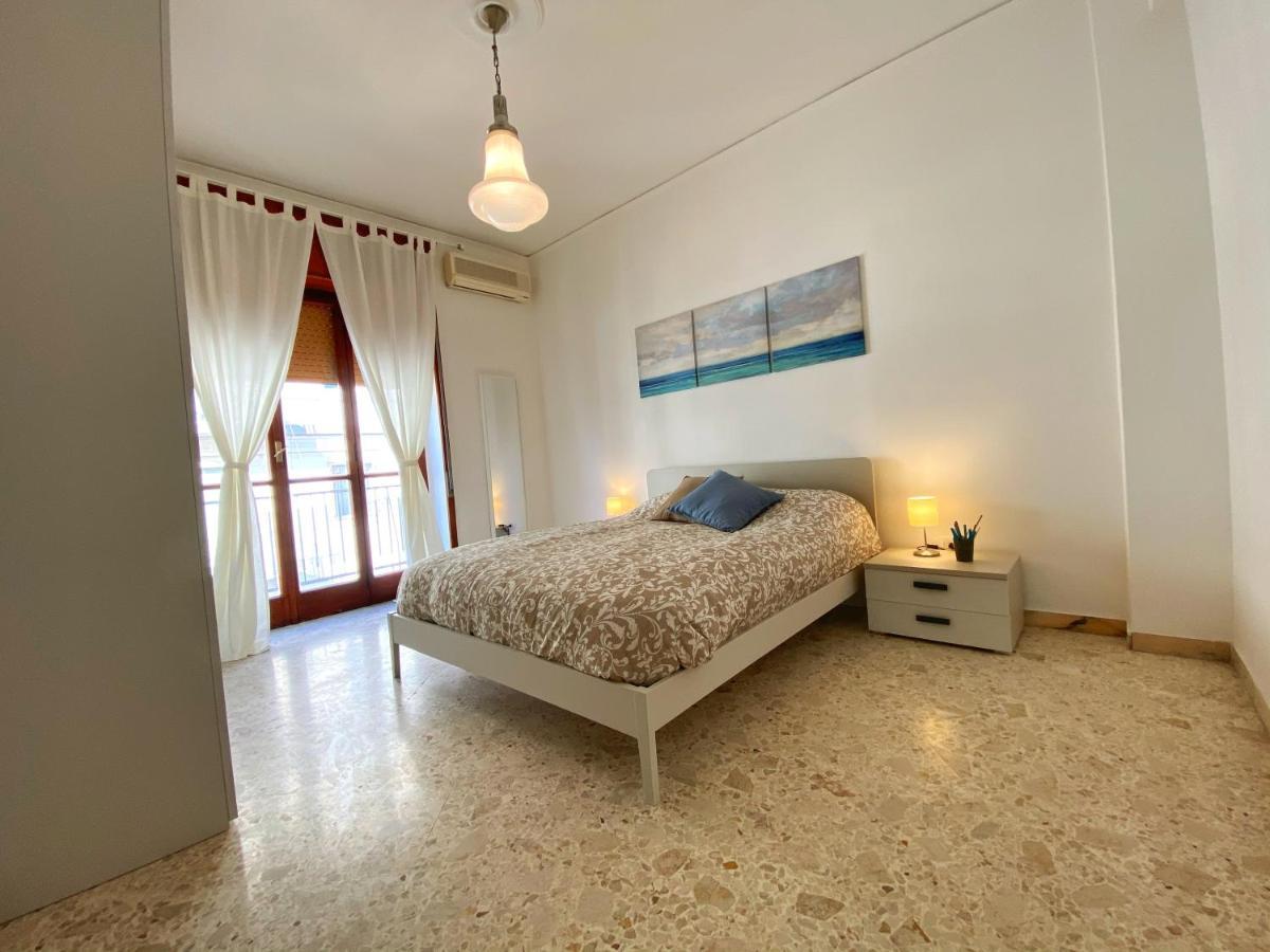 Casa Vacanze Salerno Al Corso Exterior foto